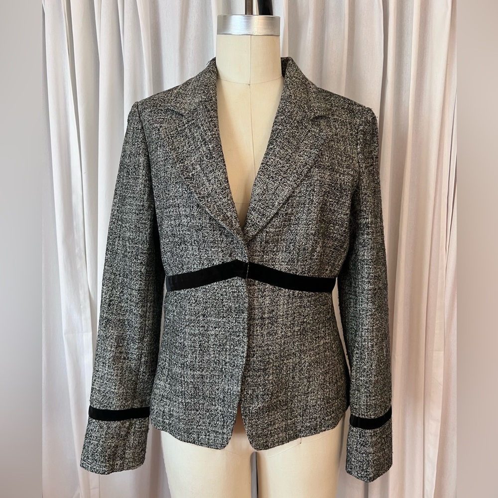 Dana Buchman Textured Gray Blazer with Black Trim